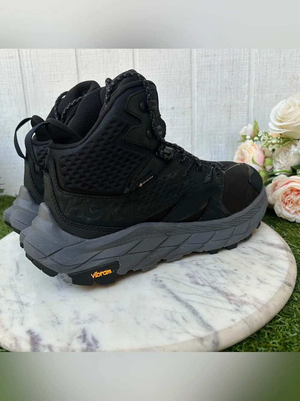 HOKA Anacapa Mid Gore-Tex black  Waterproof Hiking Shoe Women Sz 9.5 gently used